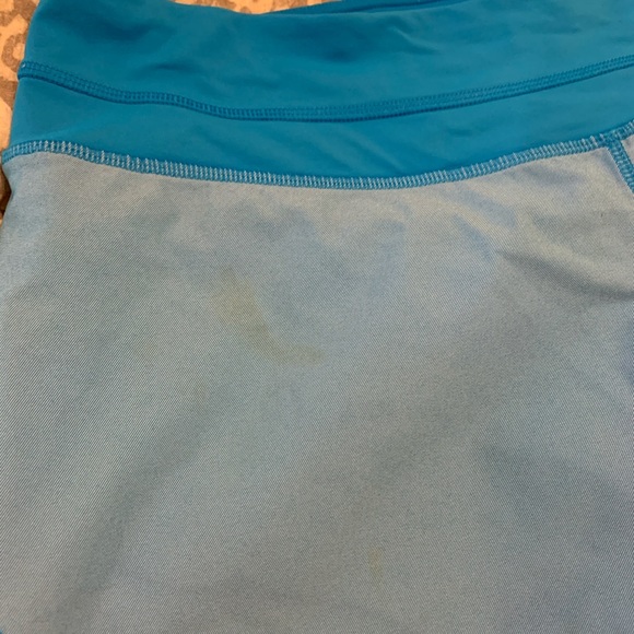 Lululemon shorts size 8 - Picture 4 of 4